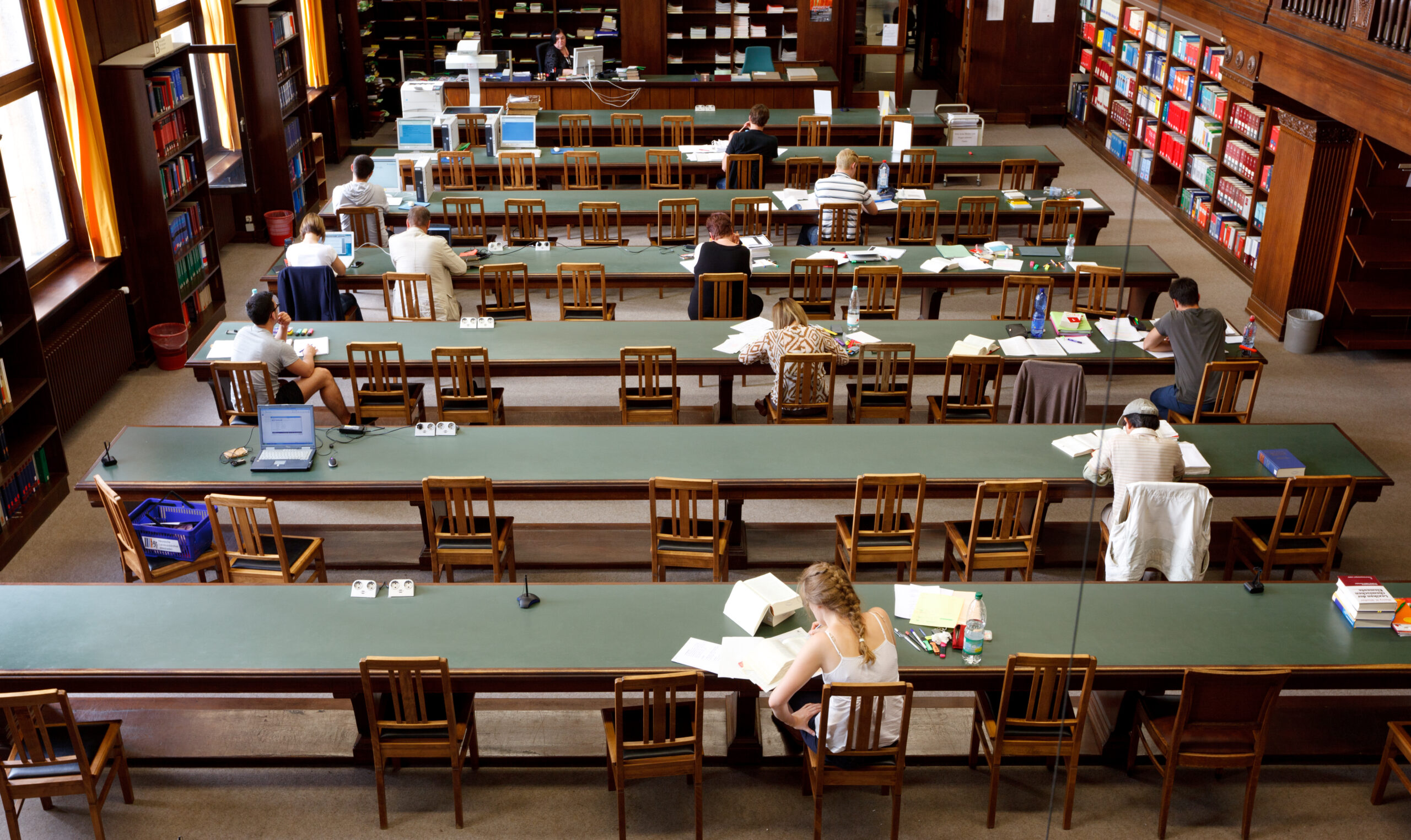 Lesen, Lernen, Kaffee trinken – Hochschul- und Landesbibliothek ab sofort auch sonntags geöffnet