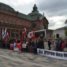 Keine Chance für Rechtsextreme – „Wiesbaden bleibt bunt!“-Kundgebungen gegen Pro Deutschland-Auftritte