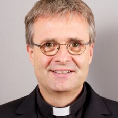 Papst setzt auf Wiesbadener: Wolfgang Rösch löst Skandalbischof Tebartz-van Elst ab