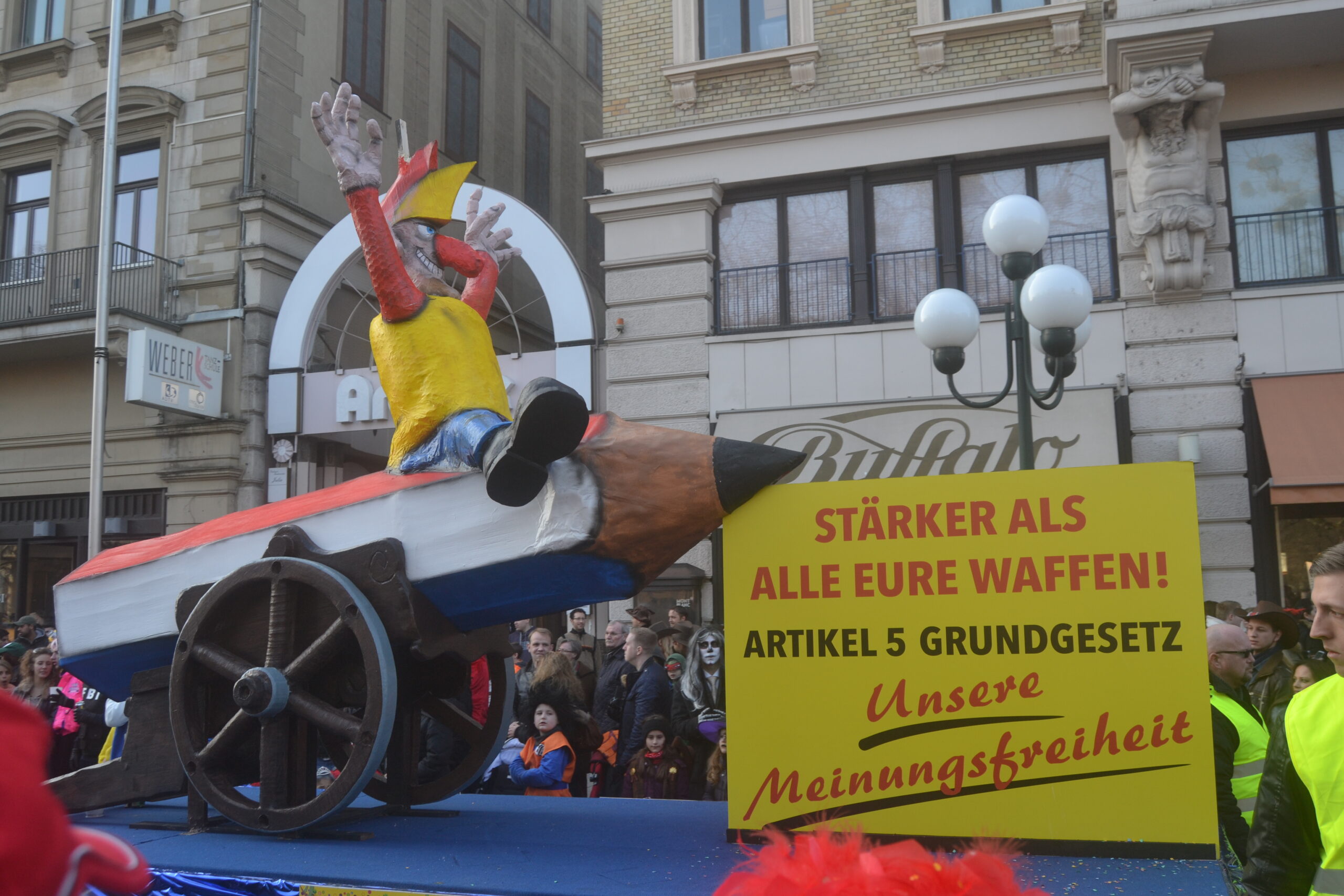 400.000 feierten beim Umzug in Wiesbaden fröhlich die Fastnacht – und die Meinungsfreiheit