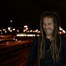 „Alte Schmelze“ feiert heute Einstand als neue Konzert- und Kulturlocation: Auftakt mit Reggae-Grammy-Gewinner Jahcoustix