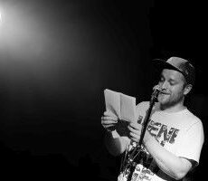 Poetry Slam und Komik vom Feinsten – sensor verlost Freikarten für Wochenend-Highlights im Theater im Pariser Hof