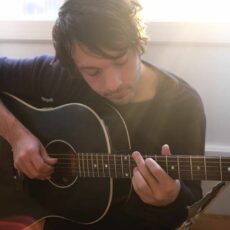 Intim und intensiv: Französischer Singer-Songwriter Nicolas Quirin ganz groß im winzigen Wakker