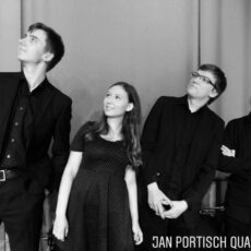 So jung, so gut, so entspannt: Jan Portisch Quartett jazzt heute bei DO3 am Kaminfeuer