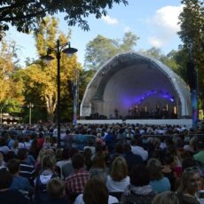 Open Air-Konzert im Kurpark: Glow heizt ein bei „Wiesbaden Live“ – Zweierinseln mit Service am Tisch