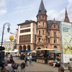 sensor-Wochenendfahrplan: Weinfest, Fototage, Poesie im Park, perfekte Premiere & Flohmarkt-Stöbereien