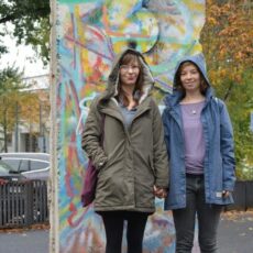 Straßengespräch: Michaela Kuntz (Sozialarbeiterin, 27) & Sandra Jouaux (Sozialpädagogin, 28)