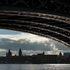 Überraschung! Theodor-Heuss-Brücke wird vorzeitig für Verkehr freigegeben – Ab Mittwoch wieder freie Fahrt