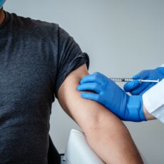 Stadt startet Impfungen mit neuen Corona-Impfstoffen – Booster an Omikron BA.1-Variante angepasst