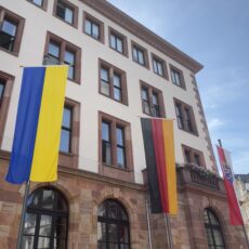 Wiesbaden und Hessen zeigen heute demonstrativ Flagge für Ukraine: Unabhängigkeitstag und sechs Monate Krieg