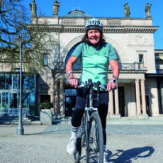 Stadtradeln startet heute – Museumsdirektor übergibt Stadtradelstar-Staffelstab an Kultwirtin Carla Roczek