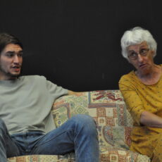 21-Jähriger sucht Trost bei 91-jähriger Großmutter – Premiere im Wiesbaden English Language Theater (WELT)