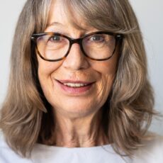 Das große 2×5-Interview: Irene Fromberger, 69 Jahre, Initiatorin „Omas gegen Rechts“ Wiesbaden