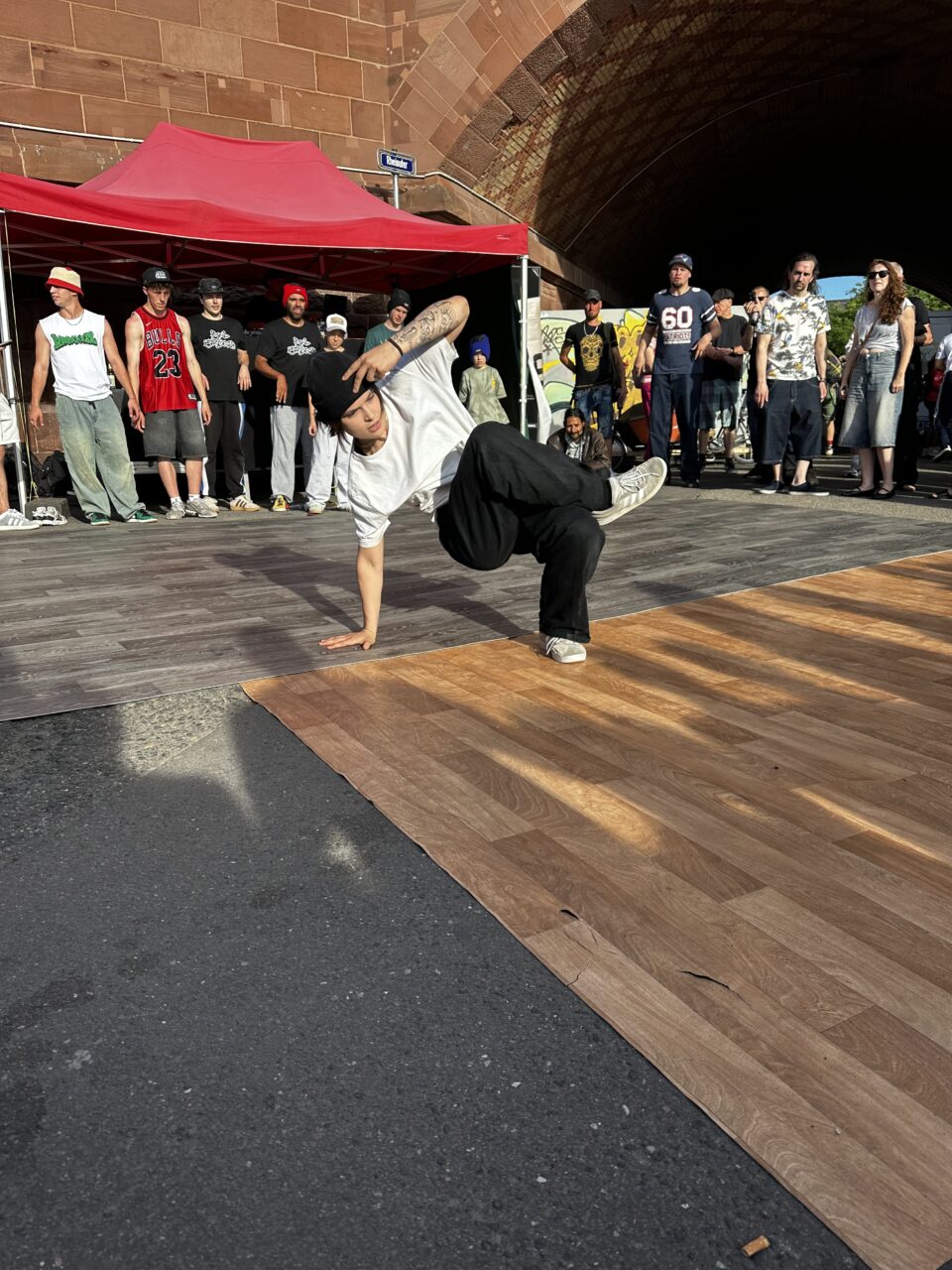 B-Girl am MOS 26
